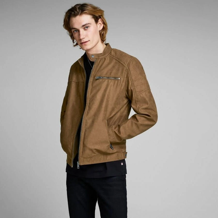 JACK & JONES CORE Imitatieleren Tussenjas Rocky Zwart 1 JACK & JONES CORE Imitatieleren Tussenjas Rocky Zwart